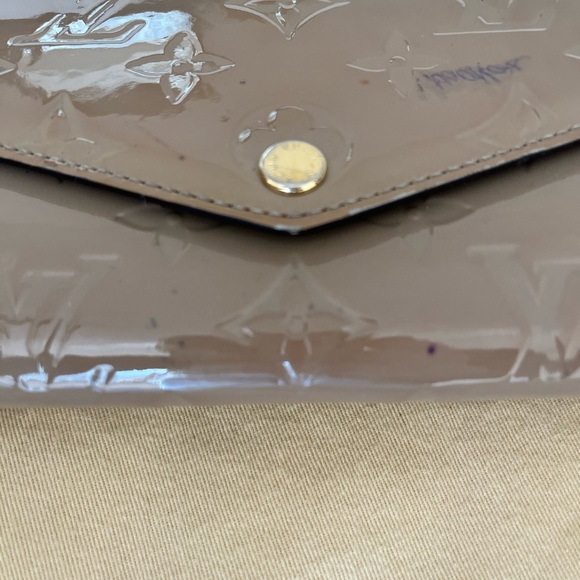 Louis Vuitton Sarah Wallet - Picture 5 of 12